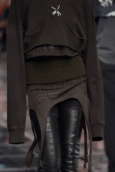 Look 22